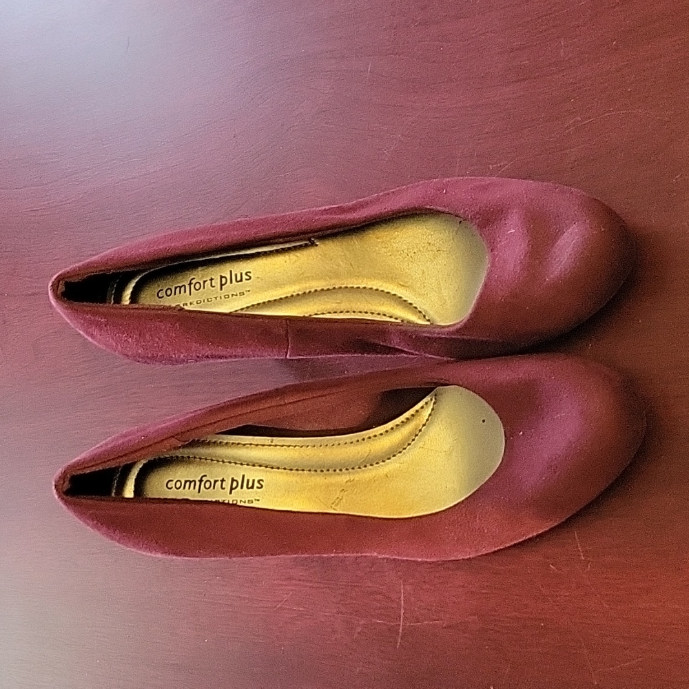 Comfort Plus by Predictions Dark Red High Heel Shoes Size 6.5W Used